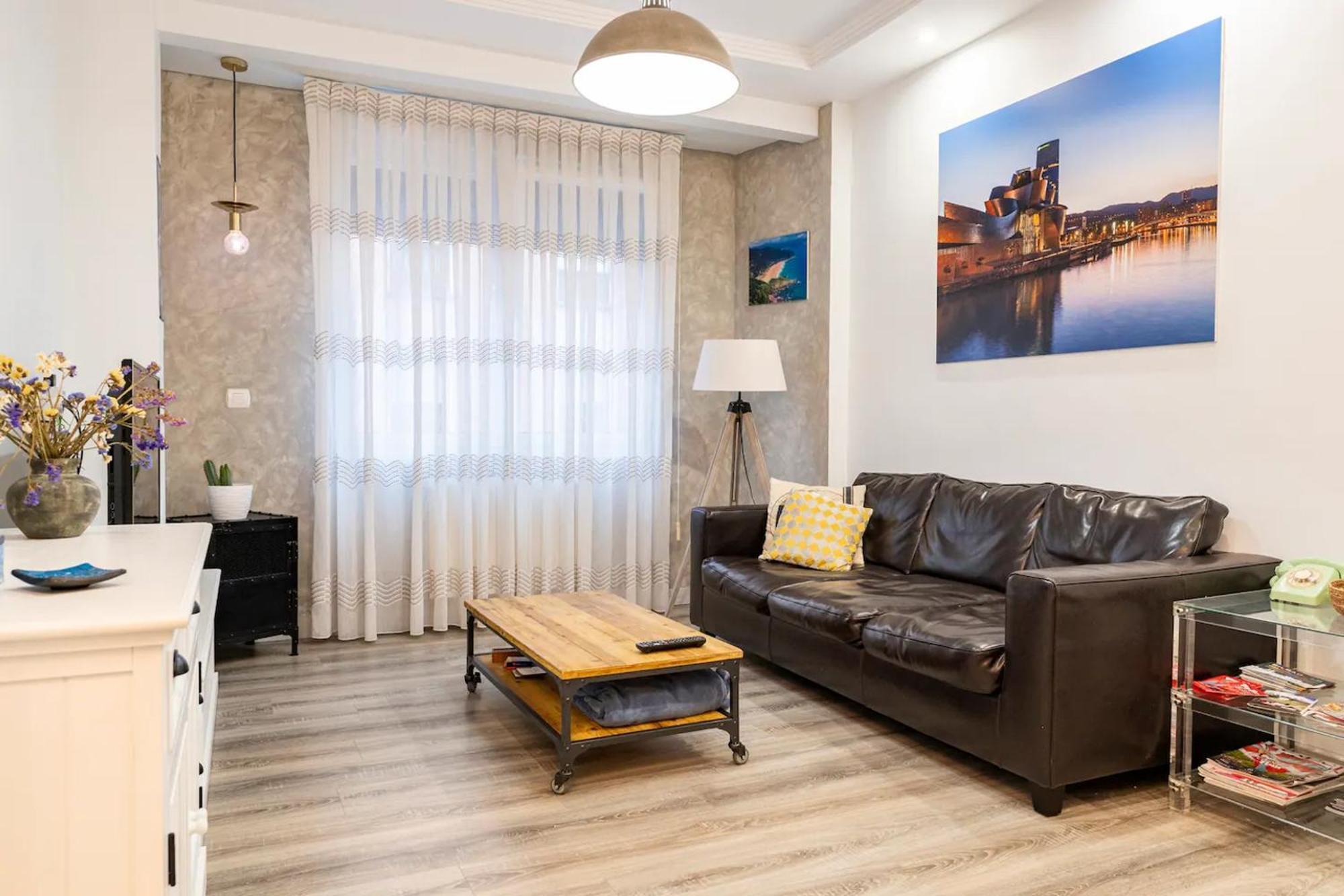 Amplio, Luminoso Y Moderno Cerca Del Casco Viejo Apartment Bilbao Luaran gambar